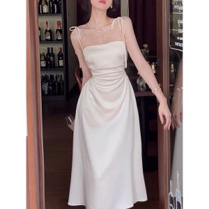 Đầm Váy Lụa Mềm Mại Khoét Eo Cột Dây Dự Tiệc Dạo Phố BY8458