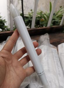 Đèn nến xài pin của Nhật hiệu UKai Ashahi Đèn bóng led xài 02 pin 2A cực kỳ tiện dụng. Cắm trên chân nến treo tường treo trần rất đẹp
