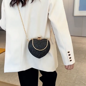 Womens Heart Shaped Evening Handbag Chain Strap Crossbody Bag Evening Clutch Bag Stylish Shoulder Bag for Wedding