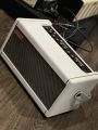 Positive Grid Spark Smart Guitar Amplifier - Putih. 