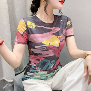 Yimei áo thời trang nữ 2023 Áo thun lưới định vị in hoa định vị mùa hè Áo thun nữ xinh đẹp cổ tròn tay ngắn dáng thon gọn