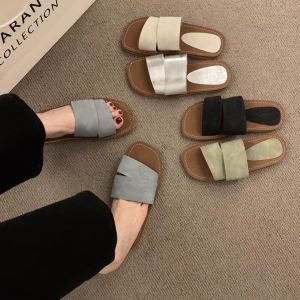 Niche Design: Retro Square Toe Open Toe Flat Slippers for Women's Summer Wear
