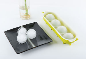 Liflicon Silicone Round Ice Ball Tray (4 round Ø45mm Ice balls Tray)