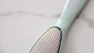 DỤNG CỤ CHÀ GÓT CHÂN 4IN1 Vuadienmay