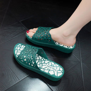 [Free Shipping] Thick-soled womens summer new fashion casual slip-on slippers for home use waterproof and non-slip wedge sandals