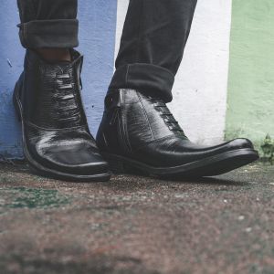 Sepatu Formal untuk Pria: Tips Memilih & Menggunakan