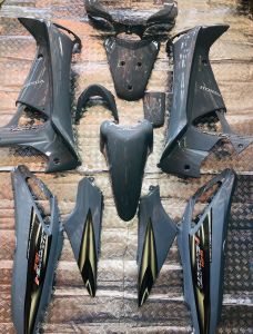 ชุดสี125iไฟเลี้ยงบังลม สีเทารัมโบ ปี2010 มี14ชิ้น เกรดABS