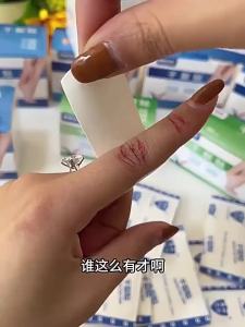 Ready stock🇲🇾 Cracked Hands and Feet Patch Winter Hand and Finger Crack Ointment Foot Crack Prevention Individually Packaged for Heels