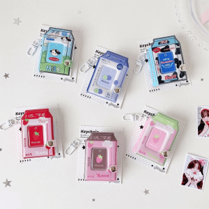 MAJESTICX 1 Inch Photocard Binder Album 32 Pockets PVC Mini Photo Album Cute with Keychain Kpop Photo Card Book Holder Backpack Decor