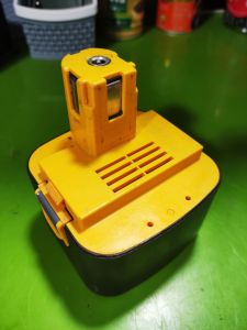 Pin National 12V lên Lion sạc 3S Adapter 220V