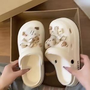 [Free Shipping] EVA thick-soled clogs for women summer outdoor wear non-slip cute cat and fish design available in large sizes with a closed-toe design