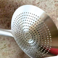 COLANDER THICK WITH HANDLE TAG SIZE 28CM FOOD STRAINER. 