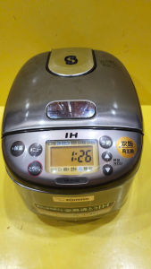 Nồi cơm nội địa Nhật cao tần (IH) Zojirushi NP-GH05 (0.54L) (1471011)_Hàng nội địa Nhật đã qua sử dụng điện 100V