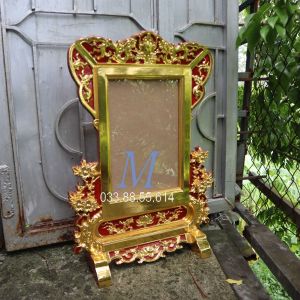 Khung hình ảnh bàn thờ hoa mai sơn son thếp vàng cỡ 21x31
