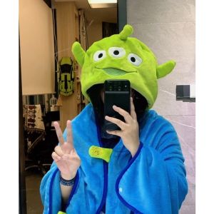 พร้อมส่ง💚ผ้าคลุม ผ้าคลุมตัว ผ้าห่ม Little Green Man น้อง Alien เจ้าสามตา จากเรื่อง Toy story กรีนแมน