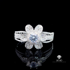 V627 vòng tay nữ hình hoa 5 cánh-thiết kế sang trọng cao cấp JOJO