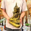 พระมหามัยมุนี พระพุทธรูปทรงเครื่องกษัตริย์พม่า หน้าตัก 8 นิ้ว สีทองโบราณ เป็นพระพุทธรูปศักดิ์สิทธิ์คู่ประเทศพม่าณเมืองมัณฑะเลย์. 