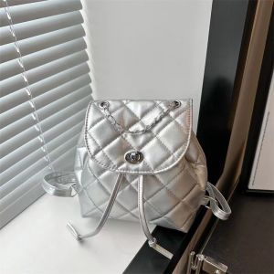 กระเป๋าเป้สะพายหลังผู้หญิง ชิวจู กระเป๋าเป้สะพายหลังโซ่หนัง ปู่ ความจุขนาดใหญ่สีทึบสบายสายคล้องไหล่เดินทางกระเป๋าเป้สะพายหลังผู้ให