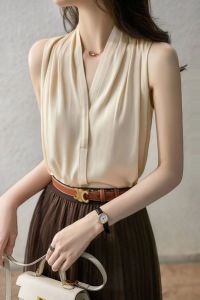 Alisa.sonya ชุดคอวีประดับเลื่อมคอวีของผู้หญิงสีทึบเสื้อบางๆ