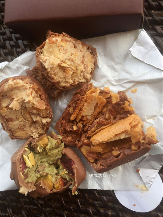 Dubai%20Patchi%20Sister%20Style%20Imported%20Middle%20East%20Food%20Chocolala%20Mixed%20Value%20Chocolate%20Gift%20Box%20-%20Image%203