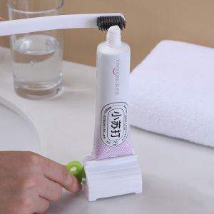 Rolling Tube Toothpaste Squeezer Stand Holder Bathroom Home Tool Practical Multifunction Portable Rotatable Facial Wash Squeezer