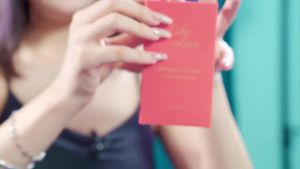 【交悦官方】热门特惠正品 迷情香水 男女吸引异性 动情 乖乖听话水 费洛蒙香水激情诱惑夫妻吸引异性荷尔蒙动情素激情诱惑 当天发货 现货