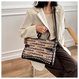 พร้อมส่งจากไทย กระเป๋าสะพายผู้หญิง กระเป๋าผ้ากํามะหยี กระเป๋าสะพายข้าง กระเป๋าสะพายผญ กระเป๋าสะพายแฟชั่น กระเป๋าดังไอจี งานดี งานสวย