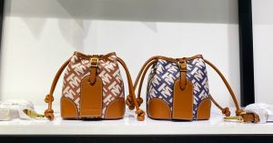 Túi đeo chéo nữ size 15*14*10 cm