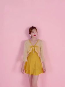 [Ready Stock] 3 colors(带胸垫) Swimming suit women 2件式泳衣女 保守  Sunscreen Multi-Piece 連身泳衣 防曬泳衣 多件式泳衣泡温泉游泳衣女士连体保守显瘦长袖ins小胸套装 Hot Spring Ladies Conservative Slimmer Look Long