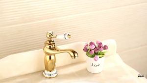 Retro European Bathroom Basin Faucets Gold Mixer Tap Ceramic Decoration Chrome Plating Single Handle Hot And Cold Deck Mounted
