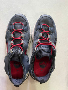 THANH LÝ  giày hiệu giá rẻ (giày dép bé trai bé gái  đã qua sử dụng) bé đi còn tốt thanh lý cho rộng nhà