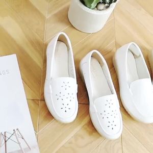WomenS Nurse Shoes New Spring/Summer Style Soft-Soled Breathable Hollow-Out White Shoes Flat Work Shoes