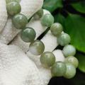 Natural Type A Jadeite Bead Bracelet – 16-Piece 13.88mm Beads, QIC Certified, Timeless Luxury (bracelet42). 