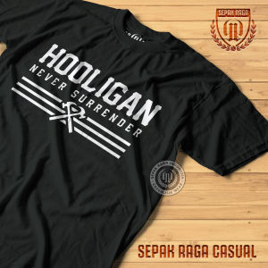 Kaos Baju Tshirt Hooligan Never Surrender - Kaos Sepak Raga Casual