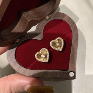Full circle diamond-encrusted heart pendant necklace and earrings ultra-shiny high-value light-luxury stackable jewelry set