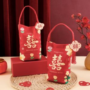 Anglebabylife คุณภาพสูงถุงขนมงานแต่งงานสไตล์จีนใหม่ถุงซานตากล่องของขวัญงานหมั้นผ้าพลัฌแบบใช้มือถือพับได้ถุงซานตากำมะหยี่สีแดงของตกแต่งงานฉลอง