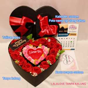 Kado Hadiah Romantis Ulang Tahun Anniversary Wisuda & Momen Spesial Kado Aesthetic untuk Cewek - Kado Unik Hadiah Aesthetic - Gift Set Box Birthday / Kado Valentine / Kado Wedding / Kado Graduation / Kado Ultah (Type LALALOVE) Bunga Buket Love