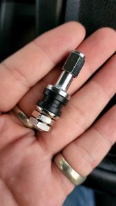 จุ๊บลมเหล็กชุบโคเมียมอย่างดี*ราคาต่อ 1ตัว*พร้อมศรลมพร้อมใส่ใช้งาน 48mm งานสวยอย่างดีใส่กับล้อแม็กเพิ่มความสวยงาม