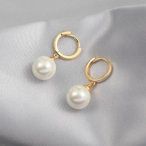 Korean Style Simple Imitation Pearl Stud Earrings for Women Warm Elegant Light‑Luxury Trendy Versatile Fashion Jewelry Perfect For Daily Dating Office Wear Ideal Birthday Holiday Gift for Ladies