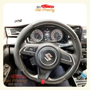 Bọc Vô Lăng D Cut Cacbon Phối Da Thoáng Khí Kèm Sọc Đỏ Thể Thao