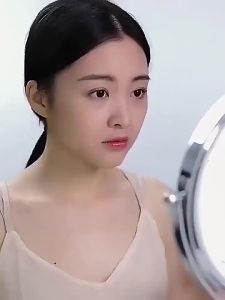 左旋VC原液维生素C美白修复肌肤分解黑色素强淡化色斑美白补水保湿VC original solution vitamin C whitening and repairing skin decomposing melanin strong fading of spots hydrating and moisturizing。。。