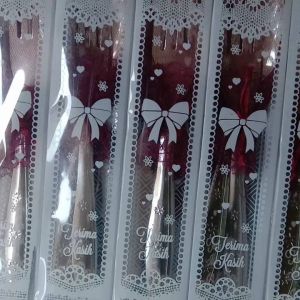 sultan souvenir..Souvenir Sendok garpu Stainless Tile set kemas mika