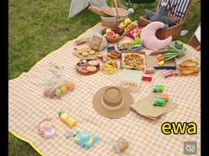 Outdoor Picnic Blanket Foldable Waterproof Sand Mat 100cmx150cm Picnic Blanket for Beach Camping Hiking Travel Outdoor Family Concerts
