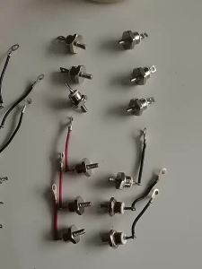 1 ชิ้น วาริสเตอร์ PD Z500 สีดำ สำหรับเครื่องกำเนิดไฟฟ้าซีรีส์ HC6/HC7