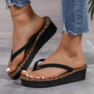 [Free Shipping] Summer New Color-Blocked Herringbone Round-Toe Fashion WomenS Plus-Size Wedge Sandals