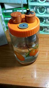 Bình rót rươu nut nhấn có đèn led thủy tinh 2l