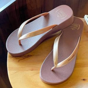 [Free Shipping] Summer Flip-Flops Solid-Color Wedge Heel Sandals WomenS Outdoor Fashion Hong Kong-Style Casual Beach Shoes