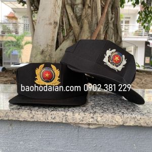 Nón bảo vệ màu đen kèm sao vàng sao bạc