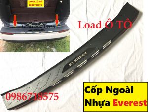 Chống Trầy Cốp Ngoài Nhựa Xe Ford Everest 2026-23 Mẫu Nhựa Đen Có Phản Quang Cao Cấp