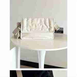 Japan and South Korea Soft Leather High Capacity Cloud Tote Bag Womens Advanced Class Commuting One Shoulder Crossbody Bag